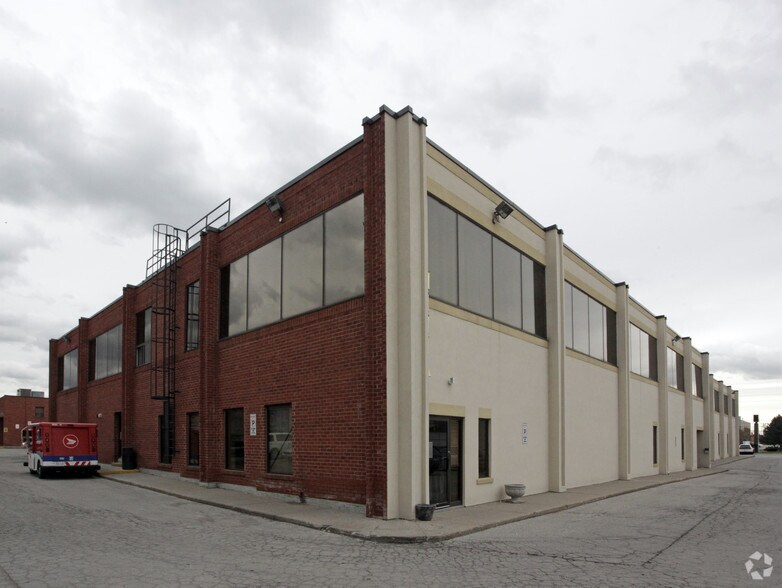 4000 Steeles Ave W, Vaughan, ON à vendre - Photo du bâtiment - Image 2 de 12