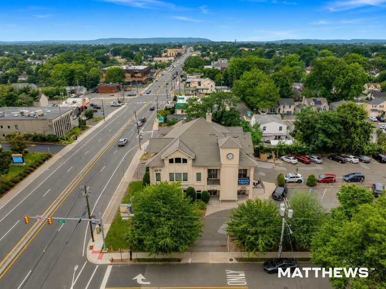 33-11 Broadway, Fair Lawn, NJ for sale - Building Photo - Image 2 of 3