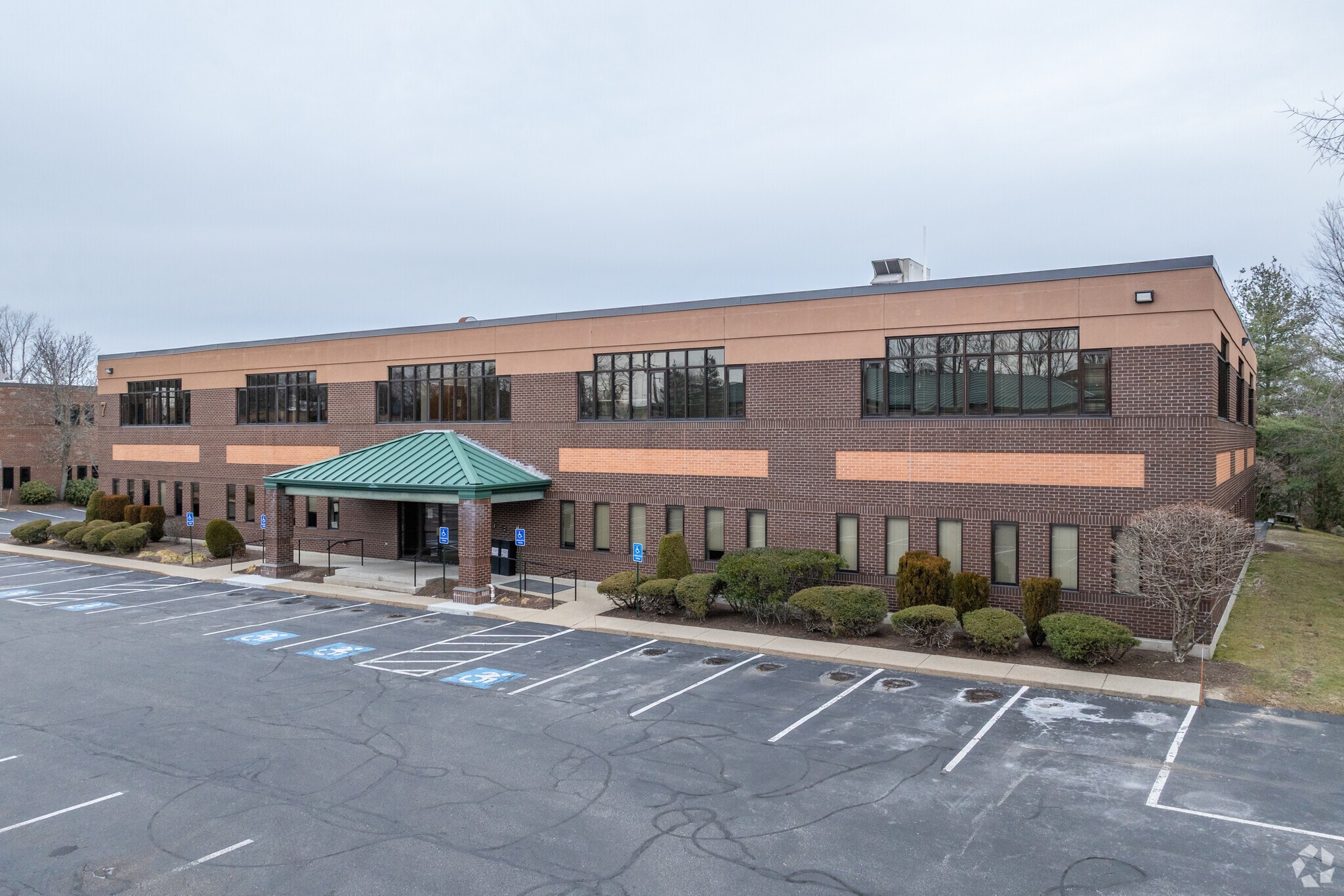 6 Blackstone Valley Pl, Lincoln, RI for lease Building Photo- Image 1 of 5