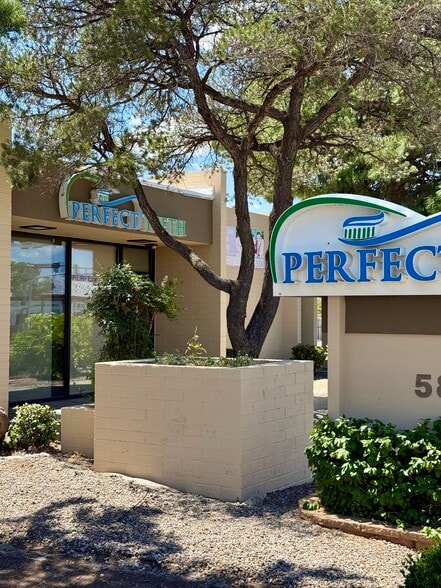 5800-5810 Lomas Blvd NE, Albuquerque, NM for sale - Building Photo - Image 3 of 7