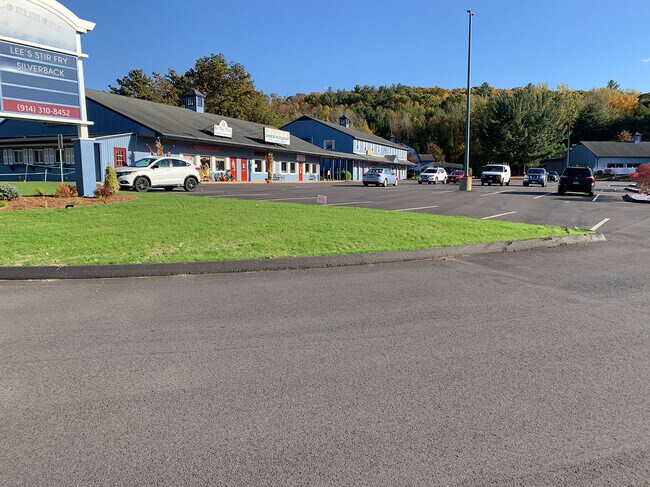 Plus de détails pour 187-- Route 66 E, Columbia, CT - Bureau/Commerce de détail, Commerce de détail à louer