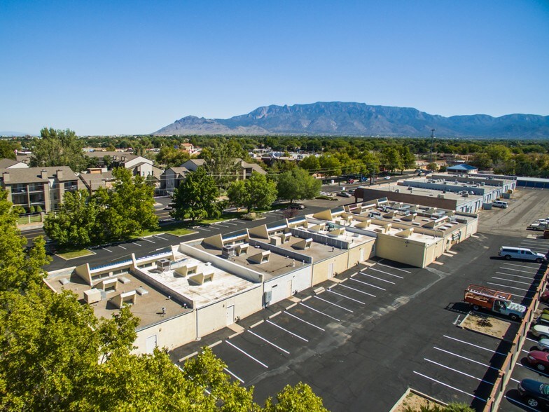5712-5750 Osuna Rd NE, Albuquerque, NM à louer - Photo du bâtiment - Image 2 de 22