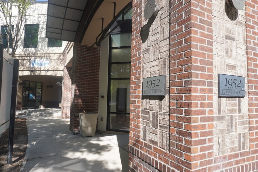 1952 Long Grove Dr, Mount Pleasant, SC for lease - Building Photo - Image 3 of 19