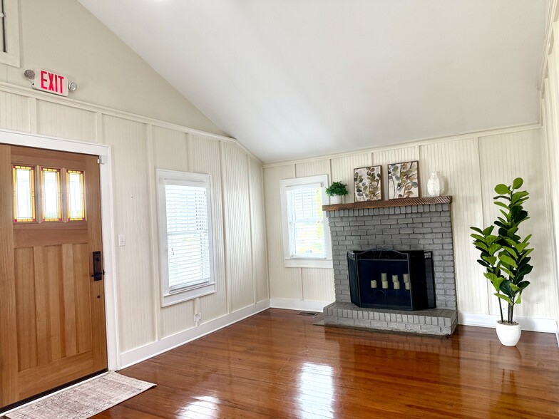 904 W Lamar Alexander Pky, Maryville, TN à louer - Photo du bâtiment - Image 3 de 26