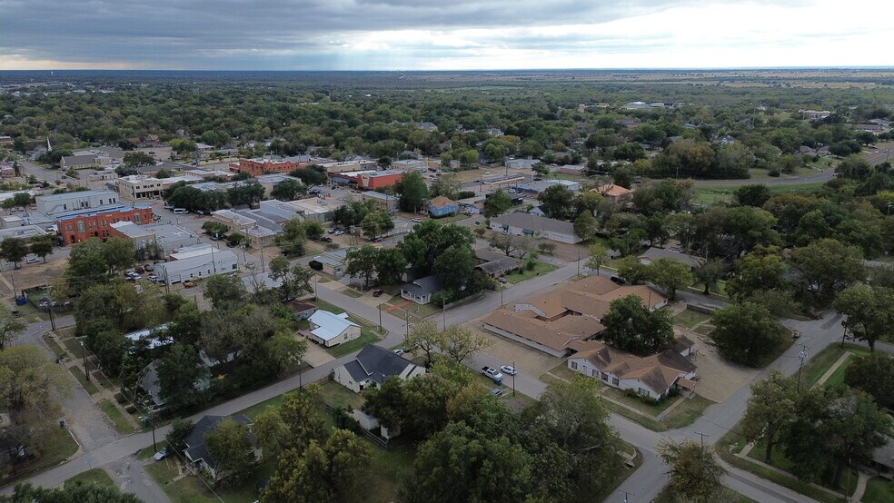 108 W Hickory St, Kaufman, TX à vendre - Photo du bâtiment - Image 2 de 7