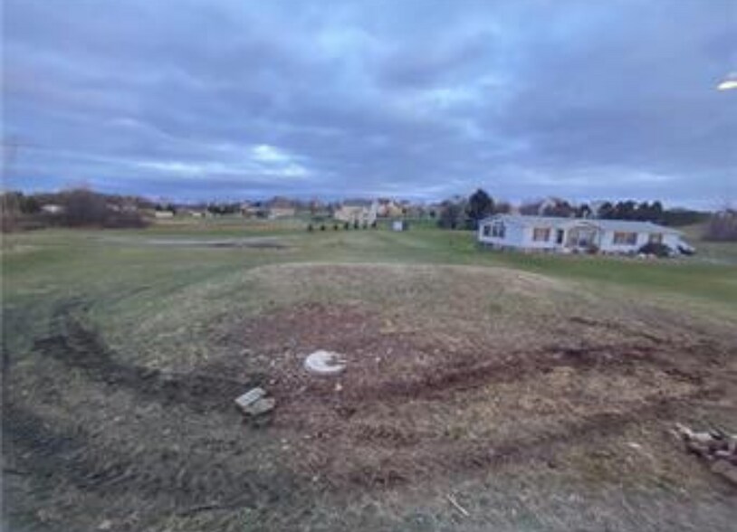 616 Moorestown Dr, Bath, PA à vendre - Photo du bâtiment - Image 2 de 3