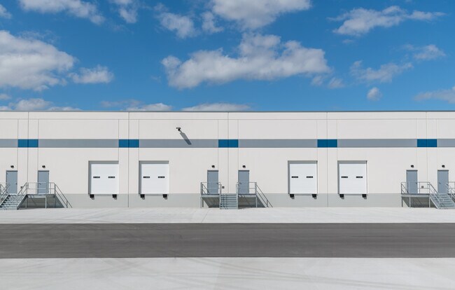 Plus de détails pour Hinton Oaks Blvd, Knightdale, NC - Industriel à louer