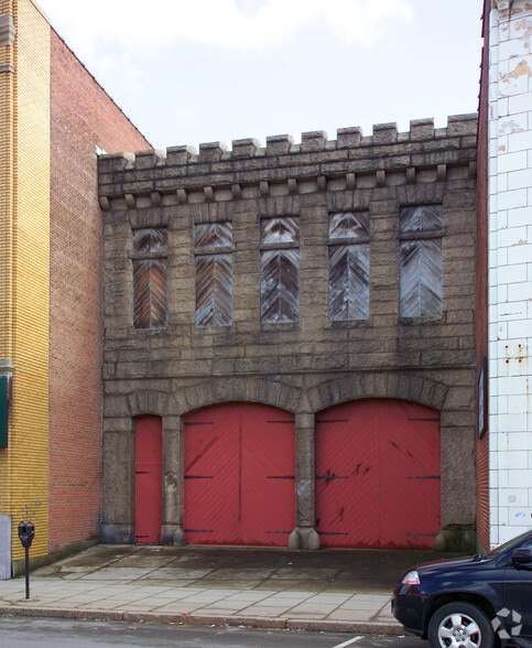 376 S Main St, Fall River, MA for lease - Building Photo - Image 2 of 2