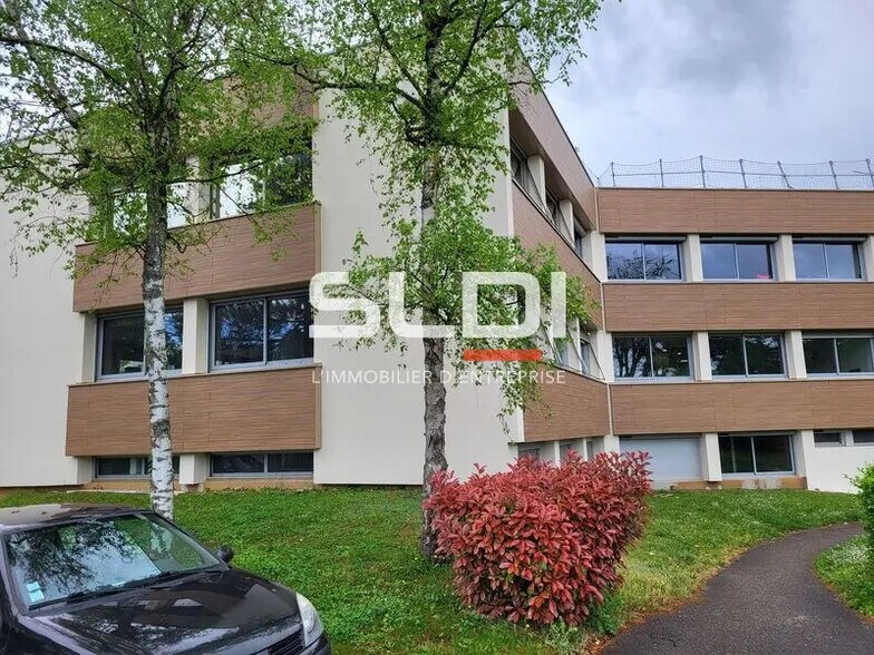 81 Rue François Mermet, Tassin-la-Demi-Lune à louer - Photo du bâtiment - Image 2 de 12