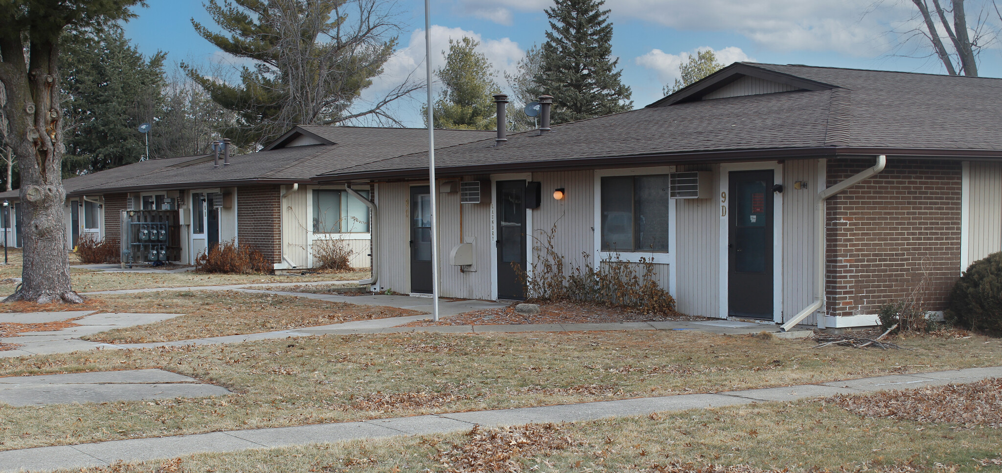 1000 Hazel St, Pella, IA for sale Building Photo- Image 1 of 1