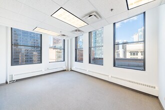 17 N State St, Chicago, IL à louer Photo intérieure- Image 2 de 14