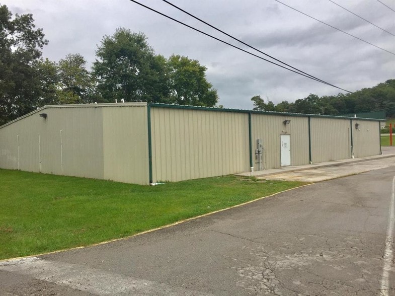 645 Lily School Rd, Lily, KY for sale - Building Photo - Image 2 of 12