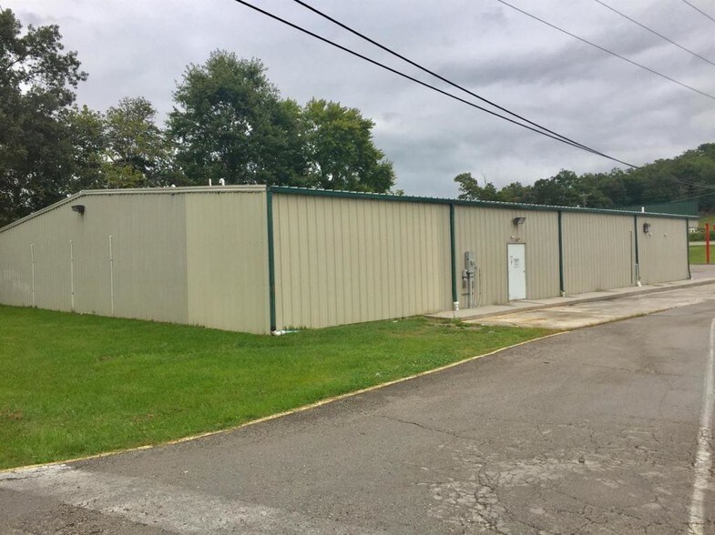 645 Lily School Rd, Lily, KY à vendre - Photo du bâtiment - Image 2 de 12