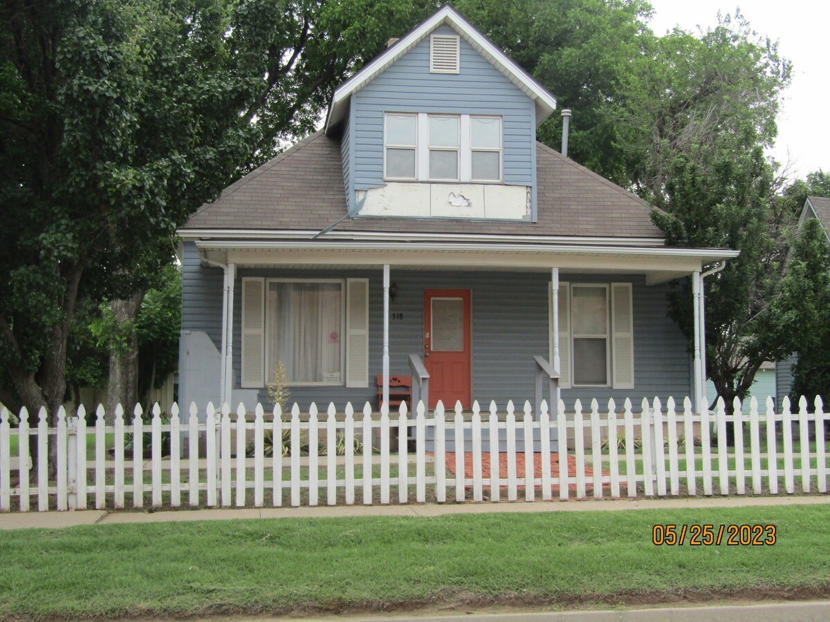 318-320 N Choctaw Ave, El Reno, OK for sale Primary Photo- Image 1 of 3