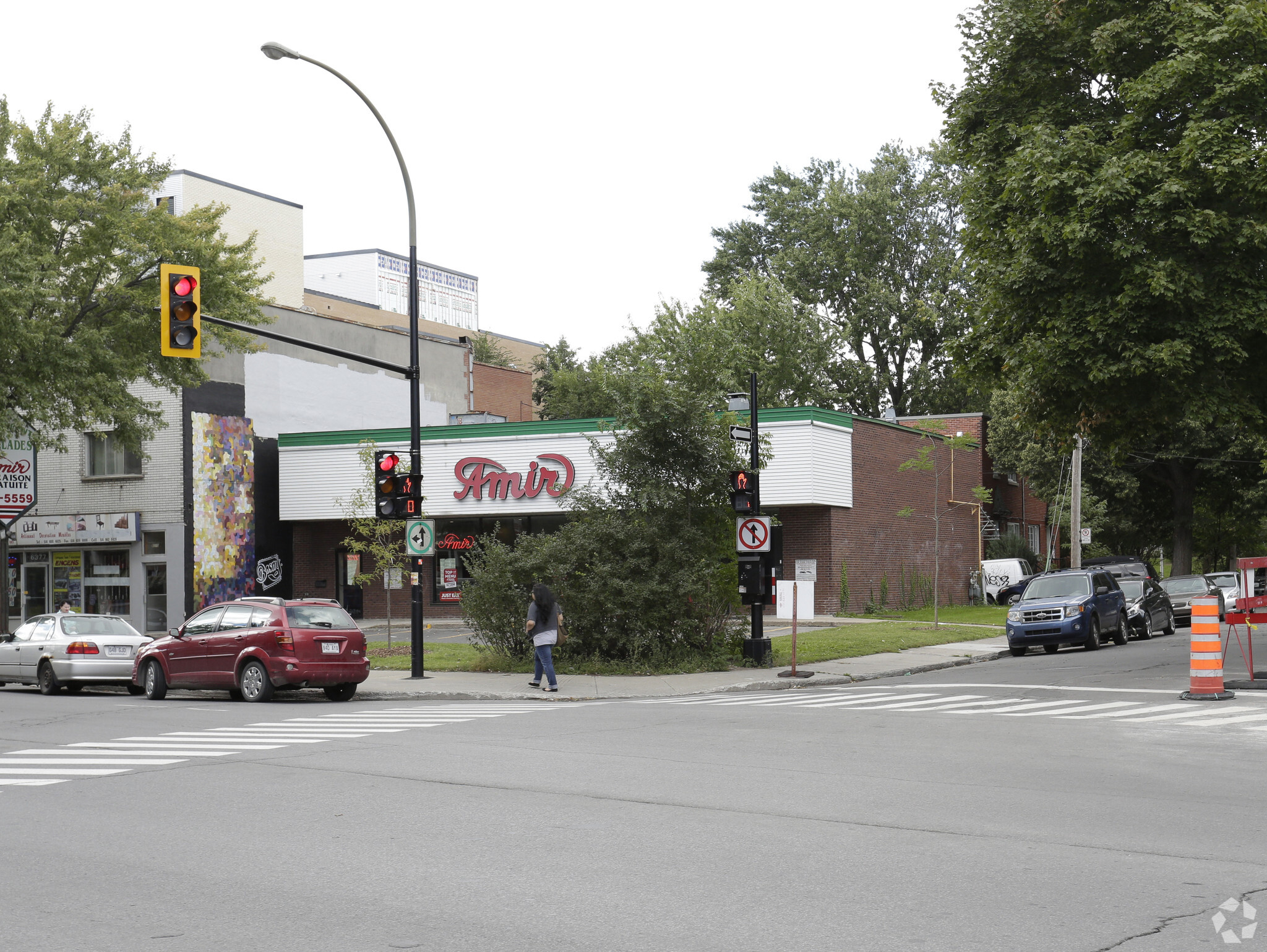 6365 Rue Sherbrooke W O, Montréal, QC for sale Primary Photo- Image 1 of 3