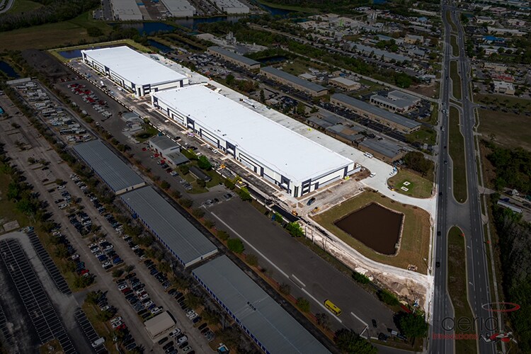 7600 Narcoossee Rd, Orlando, FL à louer - Photo du bâtiment - Image 2 de 3