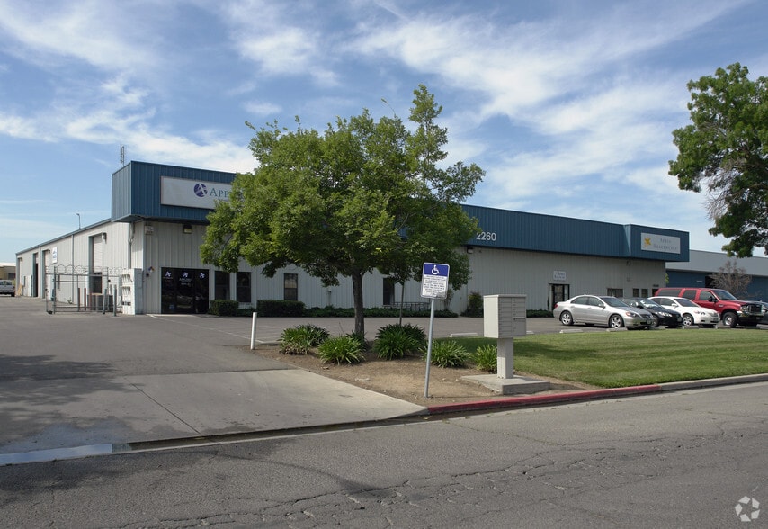 2260 Cooper Ave, Merced, CA for lease - Building Photo - Image 2 of 17