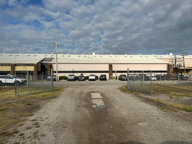 4210 Elwood, Tulsa, OK à louer - Photo du bâtiment - Image 2 de 5