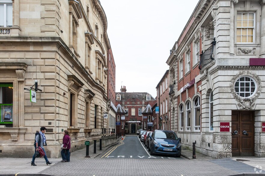 1 The Avenue, Worcester à vendre - Photo du bâtiment - Image 3 de 4