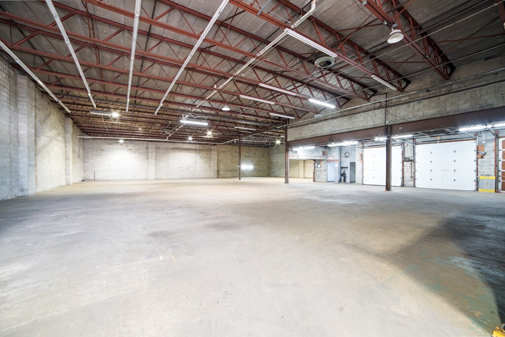 201 Ferris Ave, White Plains, NY à vendre Photo du bâtiment- Image 1 de 1