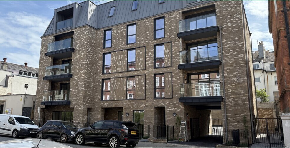 77 Holland Rd, Hove à louer - Photo du bâtiment - Image 1 de 7