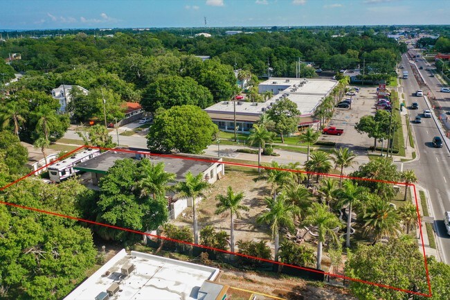 More details for 575 N Washington Blvd, Sarasota, FL - Retail for Sale