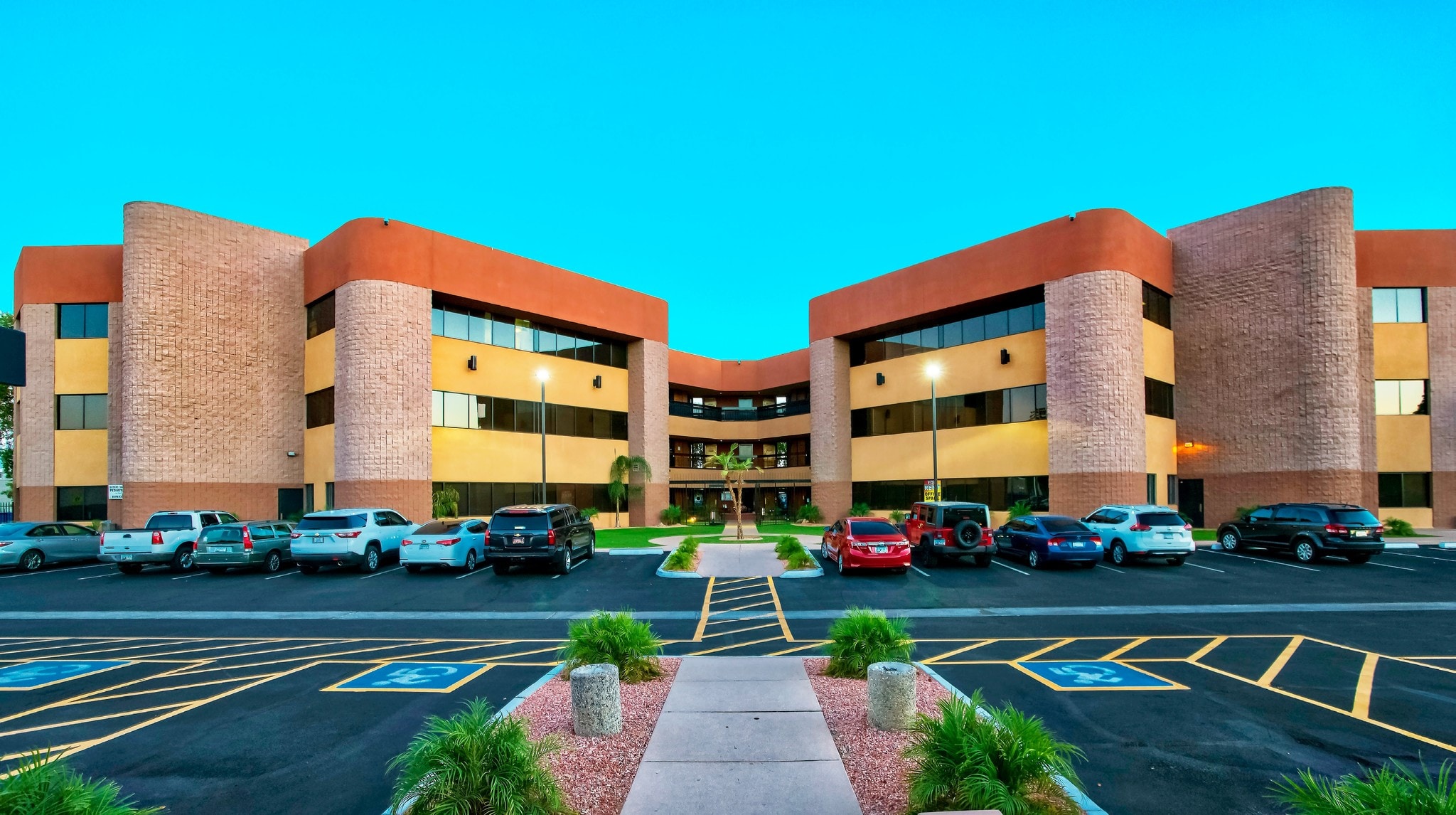 3802 N 53rd Ave, Phoenix, AZ for lease Primary Photo- Image 1 of 6