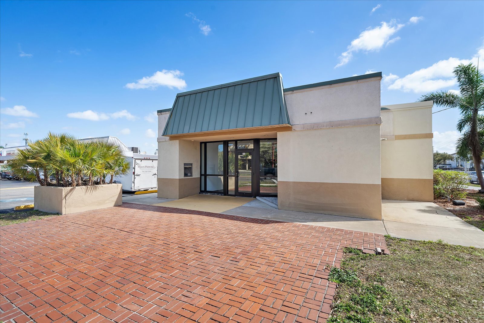 1155 N Tamiami Trl, Sarasota, FL for lease Primary Photo- Image 1 of 8