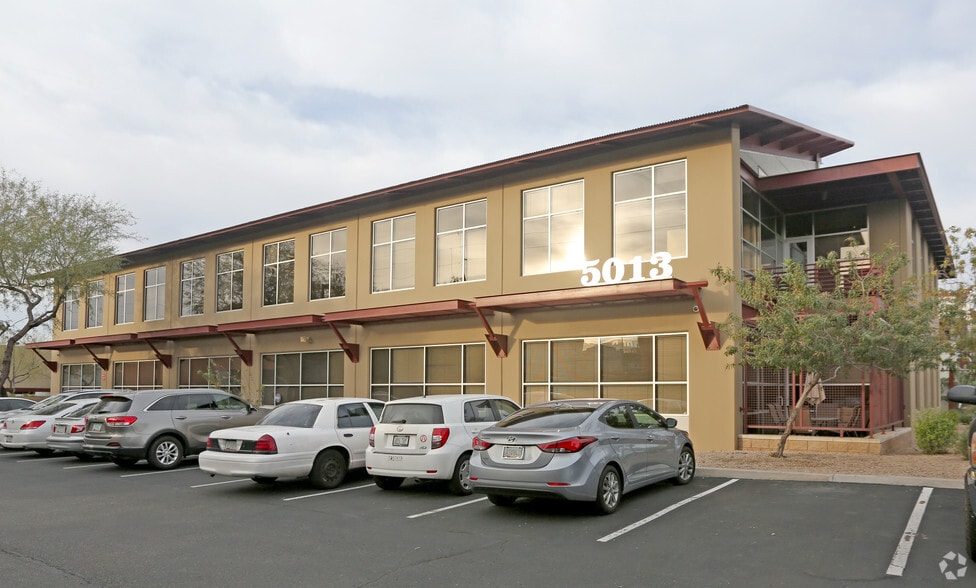 5013 E Washington St, Phoenix, AZ for sale - Primary Photo - Image 1 of 16