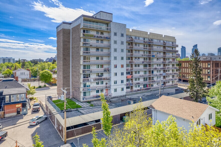 411 14th St NW, Calgary, AB à louer - Photo du bâtiment - Image 3 de 7