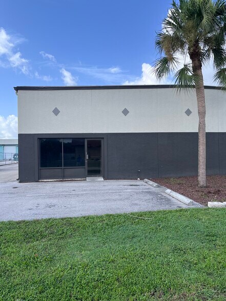3942 Arnold Ave, Naples, FL à louer - Photo du bâtiment - Image 2 de 20