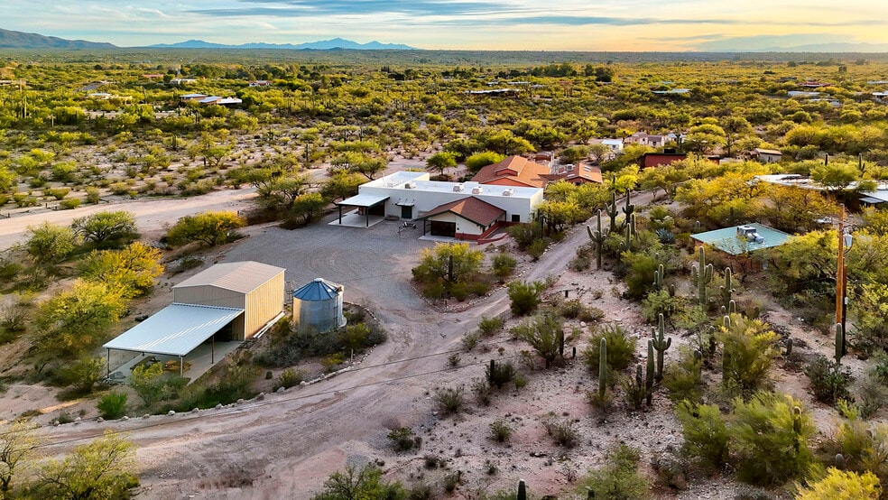 2751 N Soldier Trl, Tucson, AZ à vendre - Photo du bâtiment - Image 3 de 68
