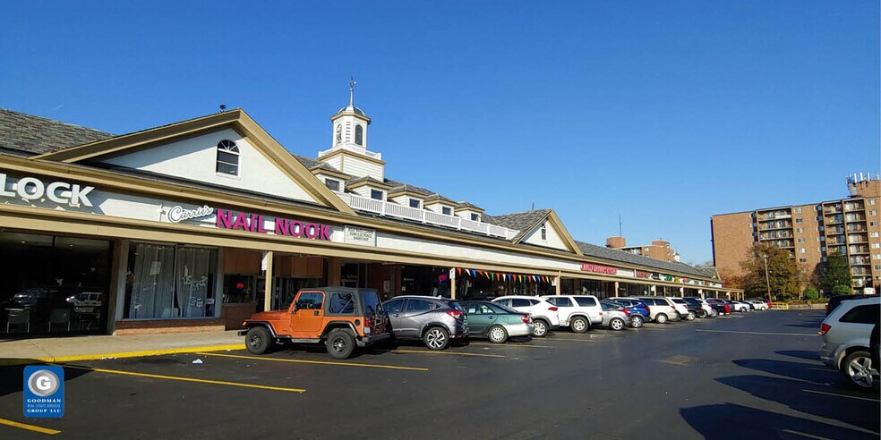 498-553 Canton Rd, Akron, OH for sale - Building Photo - Image 1 of 3