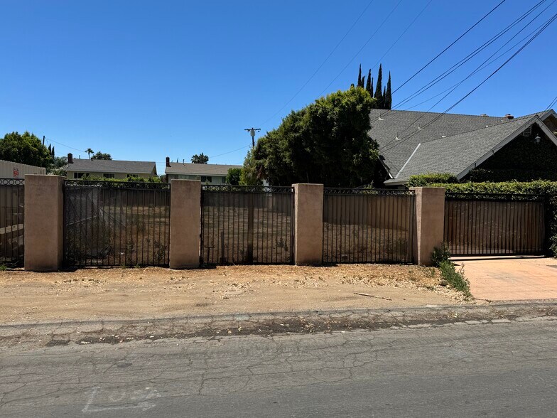 5511 Calhoun Ave, Sherman Oaks, CA à vendre - Photo du bâtiment - Image 3 de 6