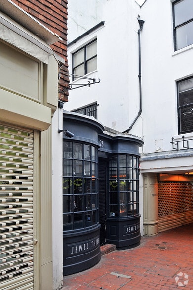 26 Dukes Ln, Brighton for lease - Building Photo - Image 3 of 3