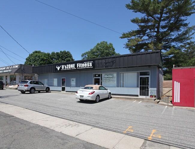 More details for 582 Boston Post Rd, Milford, CT - Retail for Sale