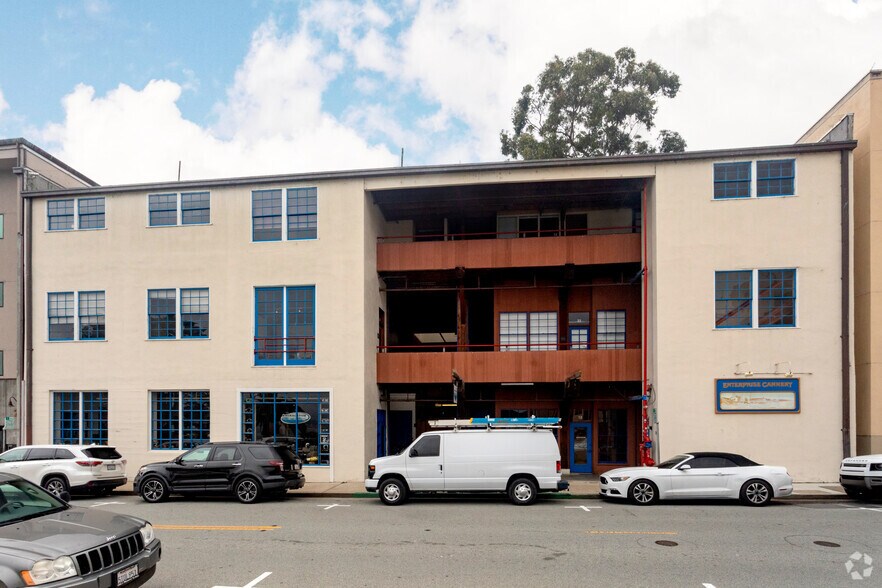 225 Cannery Row, Monterey, CA à vendre - Photo du bâtiment - Image 3 de 9