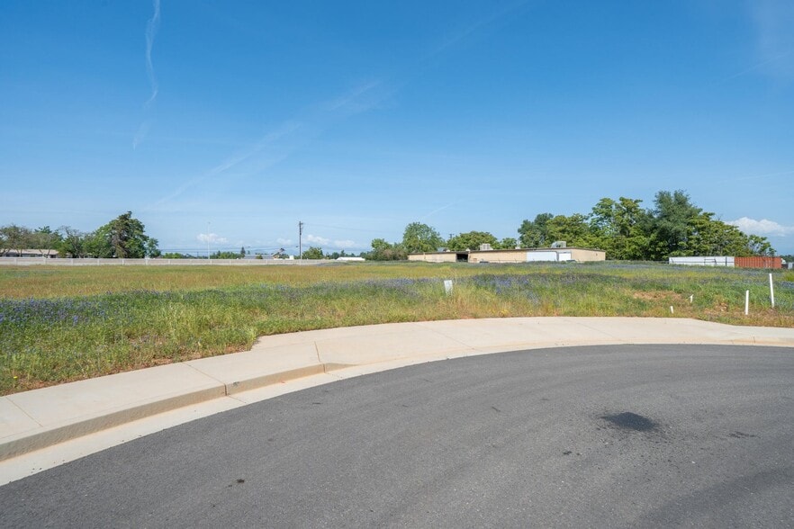 Airport Rd, Redding, CA à vendre - Photo principale - Image 1 de 4