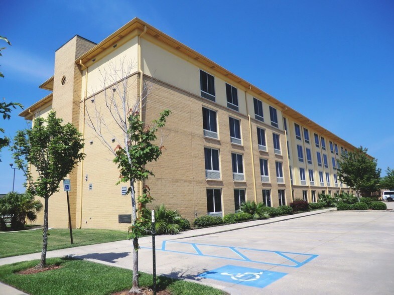 12340 I-10 Service Rd, New Orleans, LA à vendre - Photo du bâtiment - Image 2 de 63