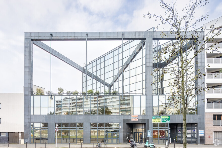 Bureau dans Ivry-sur-Seine à louer - Photo principale - Image 1 de 2