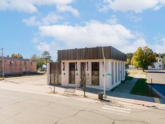 Plus de détails pour 402 Washington Ave, Iron River, MI - Vente au détail à vendre