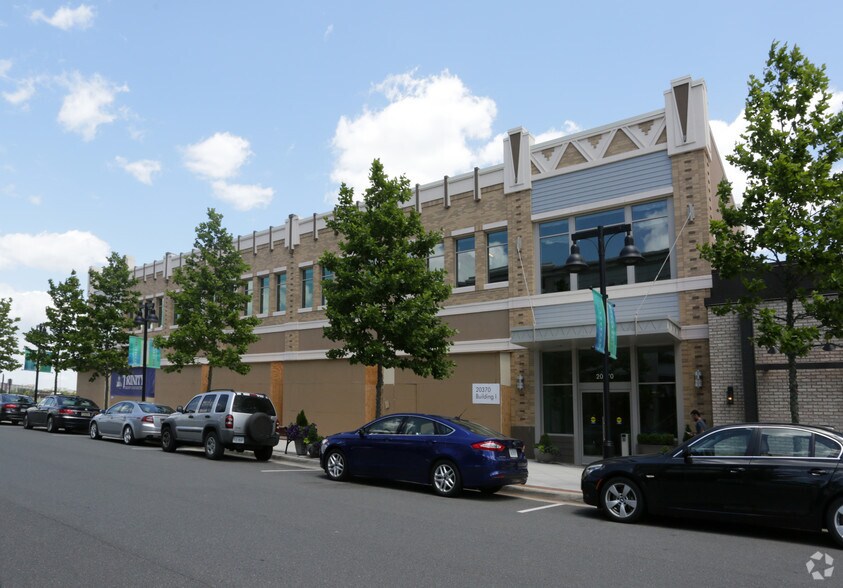 20370 Exchange St, Ashburn, VA à louer - Photo du bâtiment - Image 3 de 4