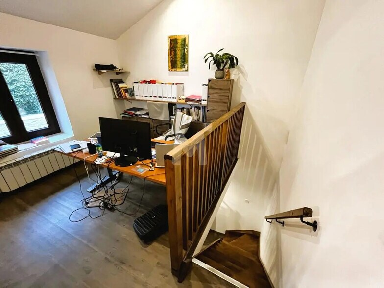 Bureau dans Viry-Châtillon à louer - Photo du bâtiment - Image 3 de 9