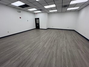 2111 W Swann Ave, Tampa, FL for lease Interior Photo- Image 2 of 8