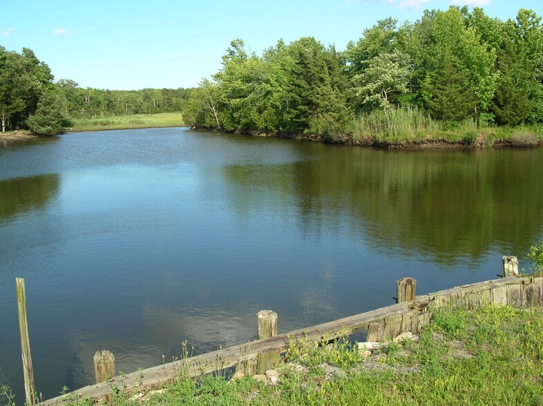 935 Radio Rd, Little Egg Harbor Twp, NJ for sale - Building Photo - Image 2 of 2