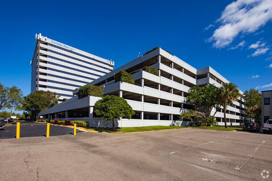 2203 N Lois Ave, Tampa, FL for lease - Building Photo - Image 3 of 10