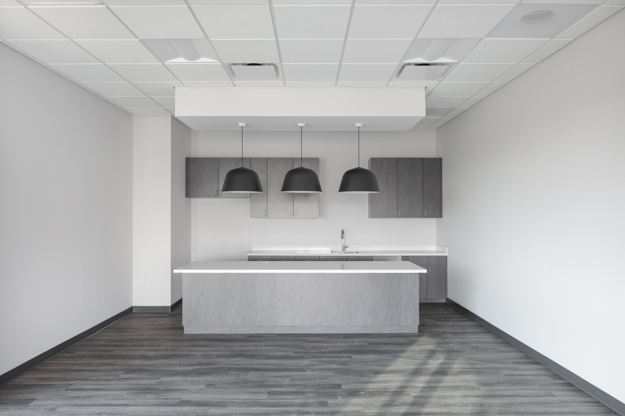 1903 Citracado Pky, Escondido, CA for lease Building Photo- Image 1 of 4