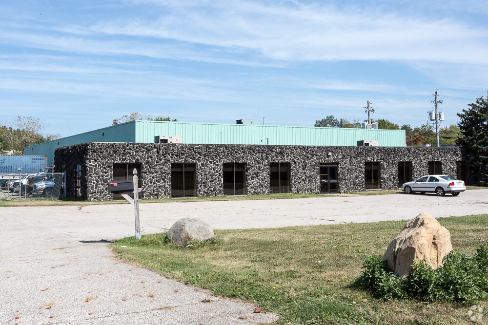 2021 Midway Dr, Twinsburg, OH for lease Primary Photo- Image 1 of 8