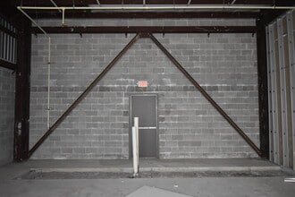 1112 W Spencer Hwy, La Porte, TX for lease Building Photo- Image 1 of 3