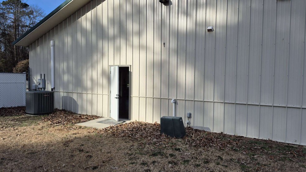 3465 Murphy Rd, Eastover, NC à louer - Photo du bâtiment - Image 2 de 6